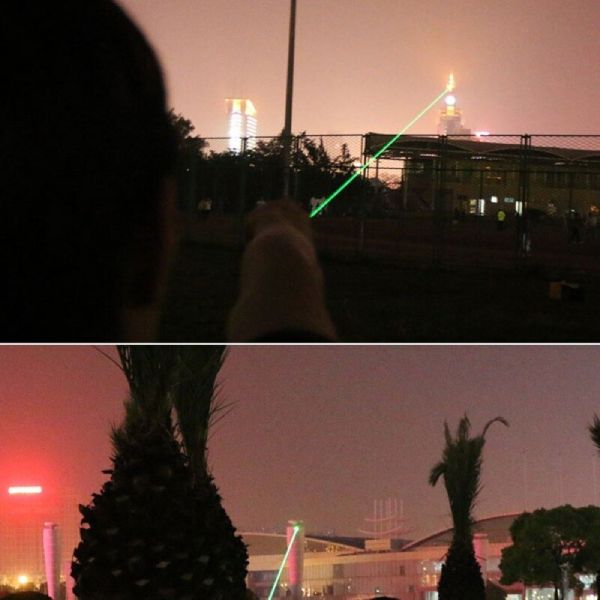 پرتو سبز لیزر در آسمان